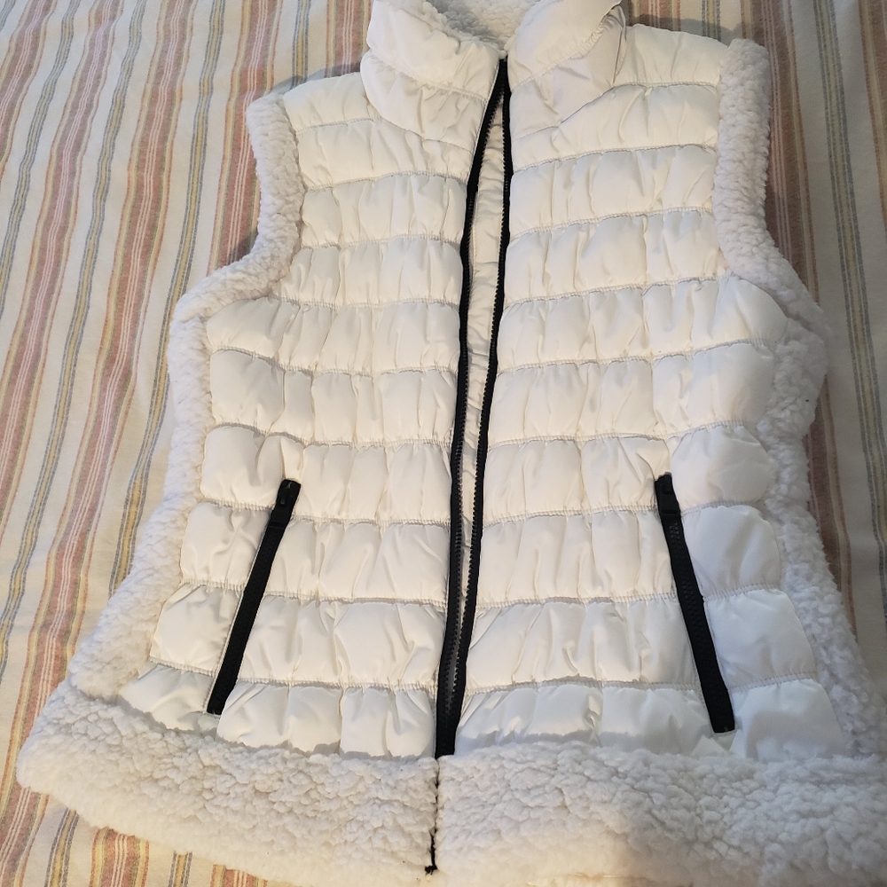 Calvin Klein Performance puffer vest